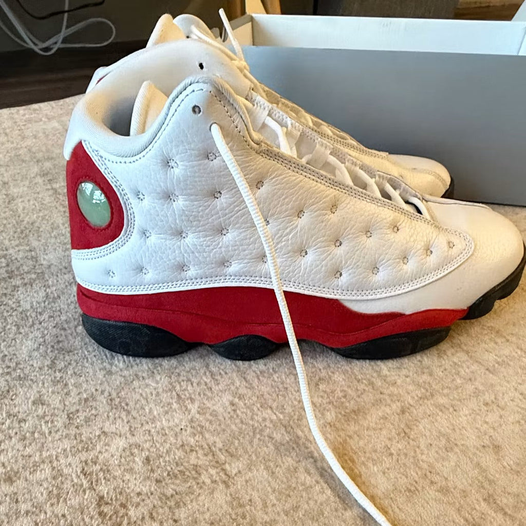 Air Jordan 13 Retro OG Chicago (2017) product image 4, provided for visual reference and product detail review