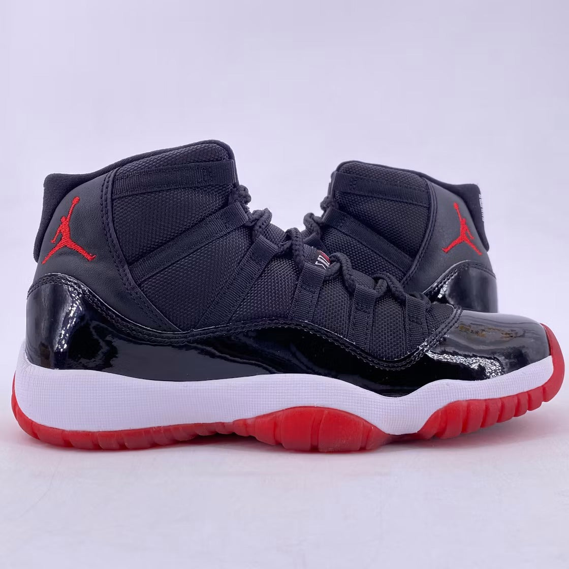 Air Jordan 11 Retro Playoffs Bred (2019) (GS) product image 2, provided for visual reference and product detail review
