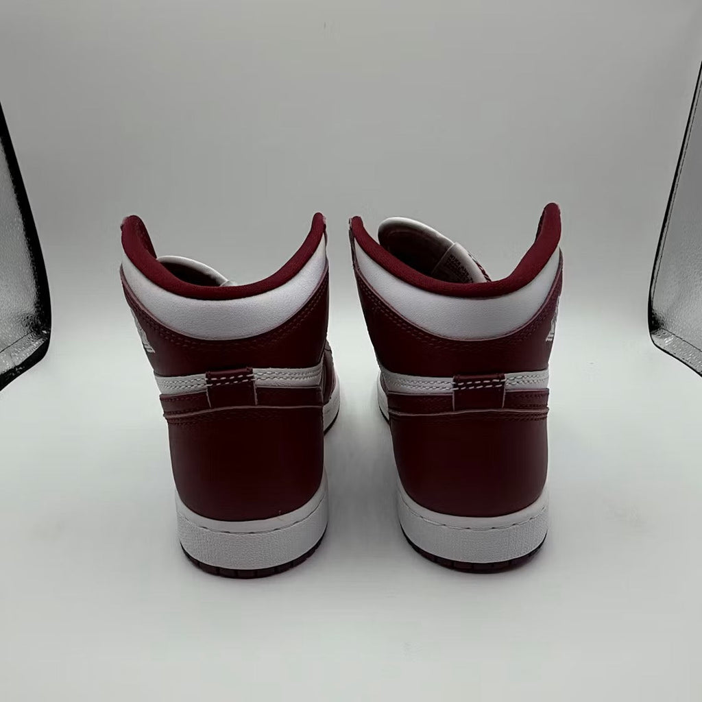 Air Jordan 1 Retro High OG Artisanal Team Red (GS) product image 4, provided for visual reference and product detail review