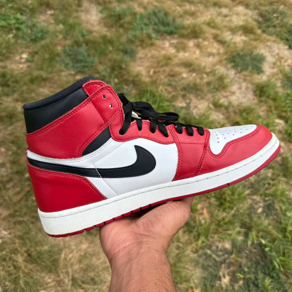 Air Jordan 1 Retro Chicago (2015) product image 6, provided for visual reference and product detail review