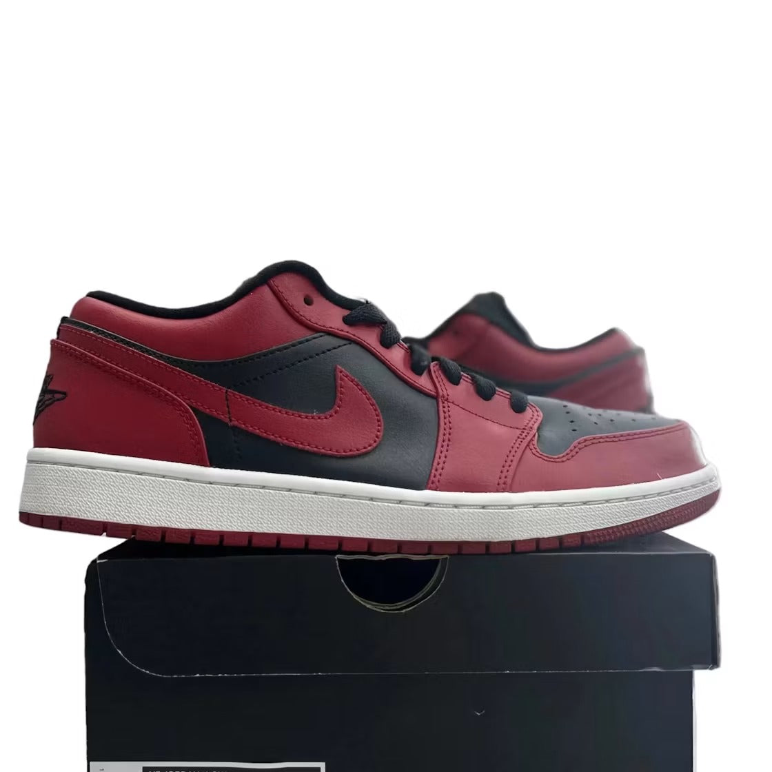 Air Jordan 1 Low Reverse Bred product image 2, provided for visual reference and product detail review