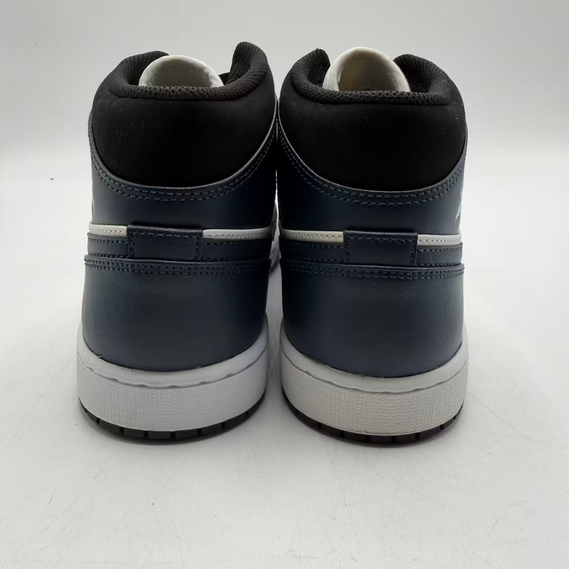 Air Jordan 1 Mid Armory Navy product image 5, provided for visual reference and product detail review