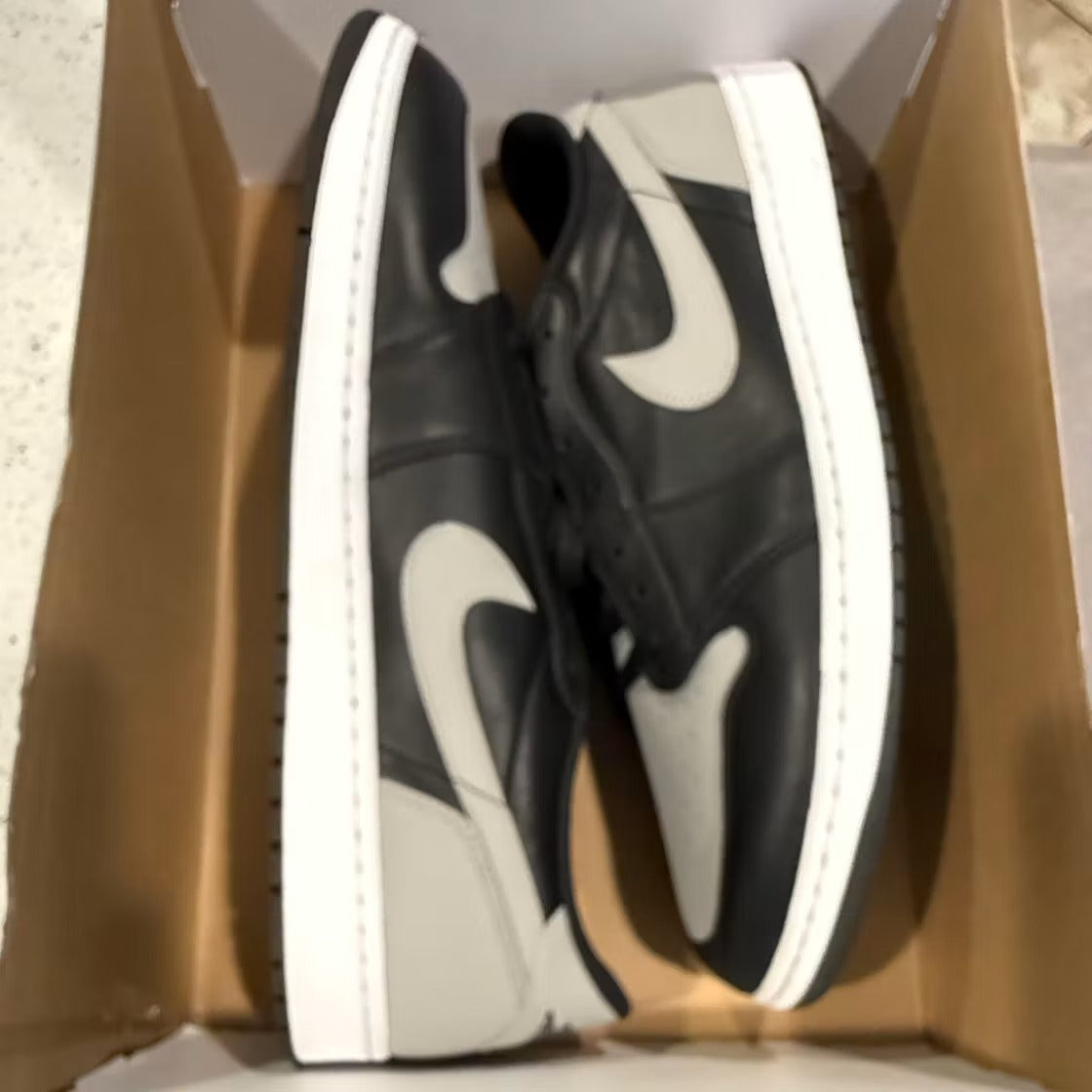 Air Jordan 1 Retro Low OG Shadow (2024) product image 4, provided for visual reference and product detail review