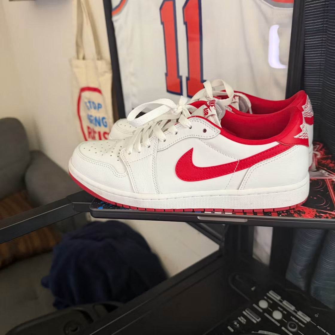 Air Jordan 1 Retro Low OG University Red product image 4, provided for visual reference and product detail review