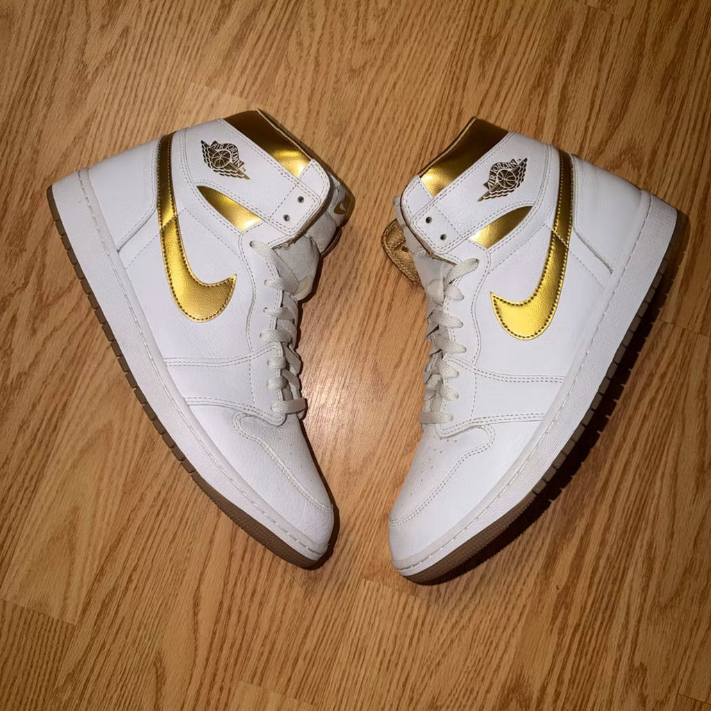 Air Jordan 1 Retro High OG Metallic Gold (Women) product image 2, provided for visual reference and product detail review
