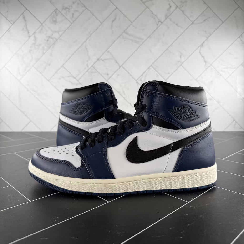 Air Jordan 1 Retro High OG Midnight Navy product image 2, provided for visual reference and product detail review