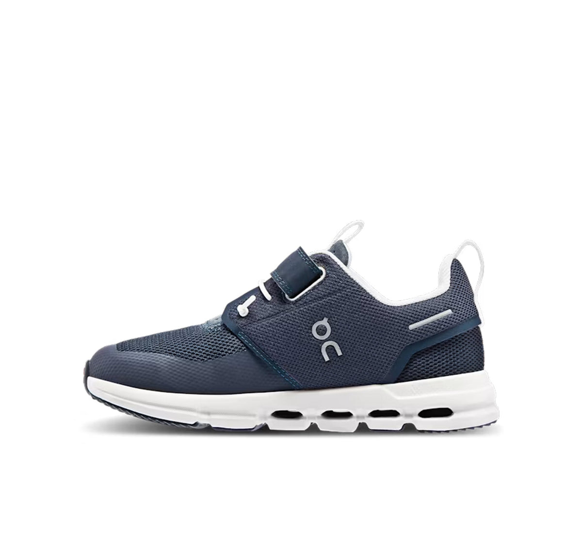 On Little Kids' Cloud Play Midnight/White Athletic Shoes product image 4, provided for visual reference and product detail