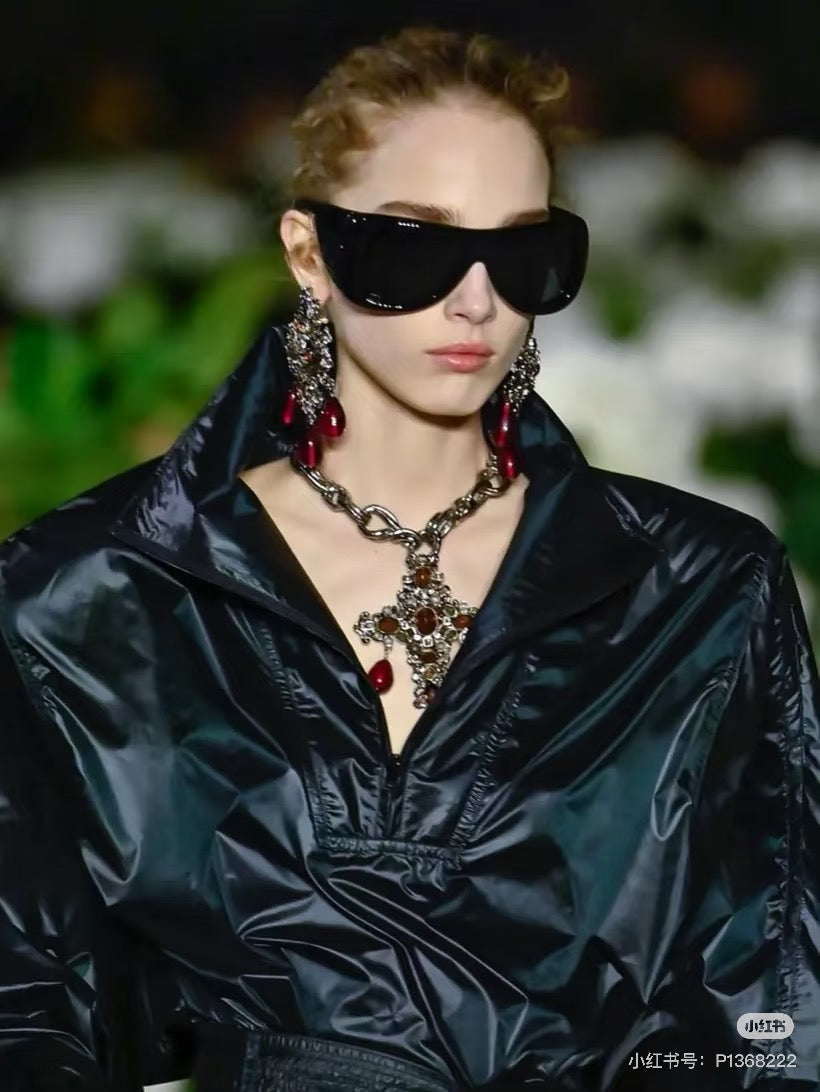 Saint Laurent MU 140AV Sunglasses product image 10, provided for visual reference and product detail review
