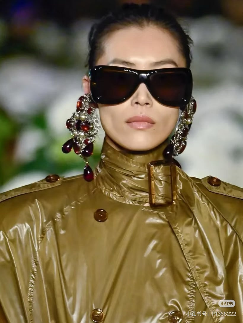 Saint Laurent MU 140AV Sunglasses product image 11, provided for visual reference and product detail review