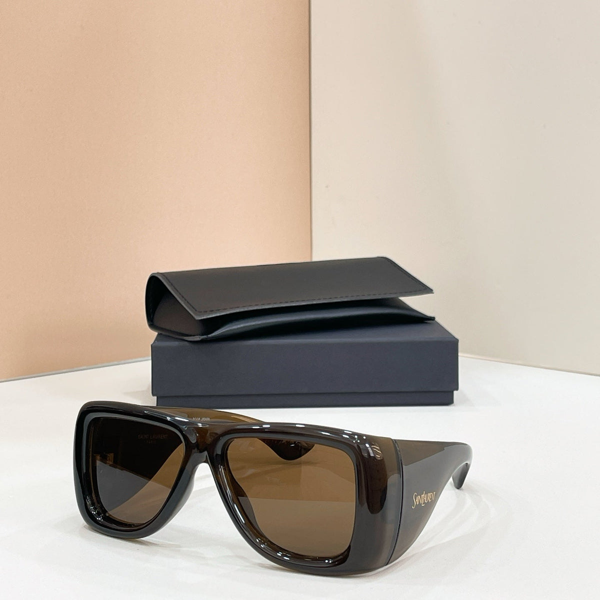 Saint Laurent MU 140AV Sunglasses product image 9, provided for visual reference and product detail review