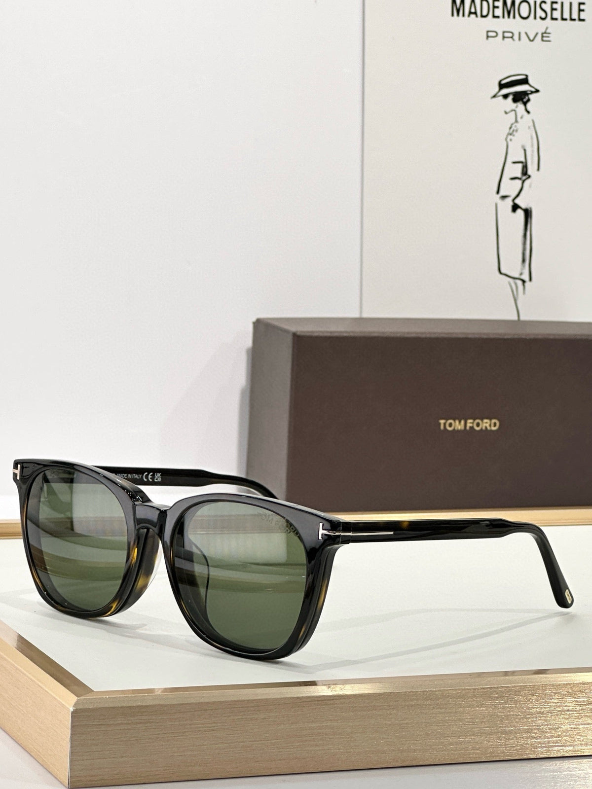 Tom Ford TF6052-D-B Sunglasses product image 2, provided for visual reference and product detail review