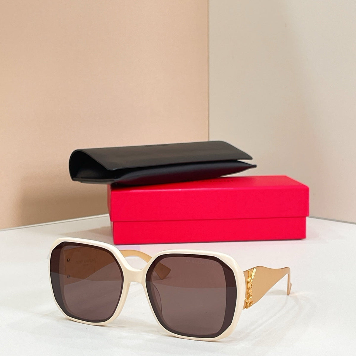 Saint Laurent SL M1722L Sunglasses product image 5, provided for visual reference and product detail review