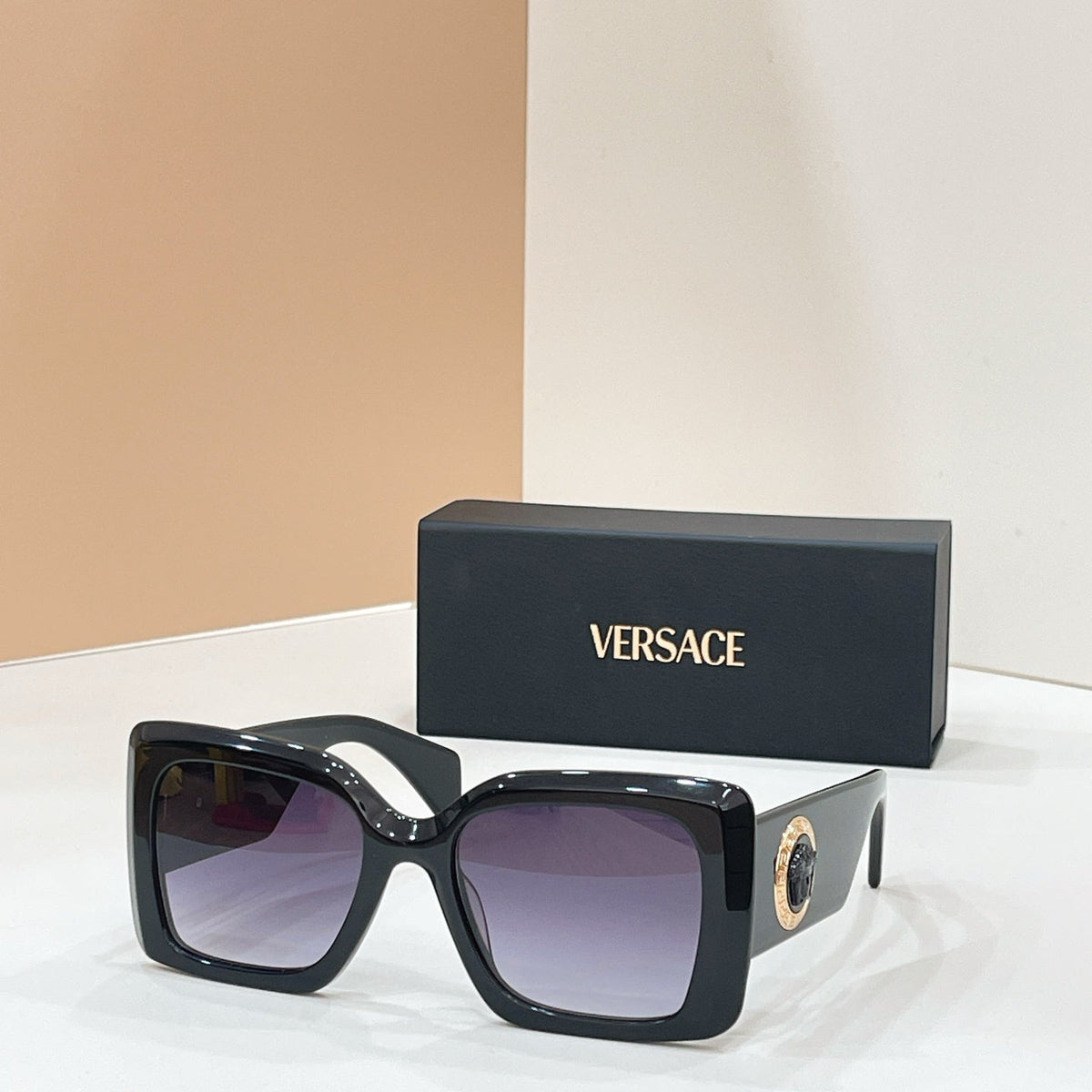 Versace VE4702 Sunglasses product image 5, provided for visual reference and product detail review