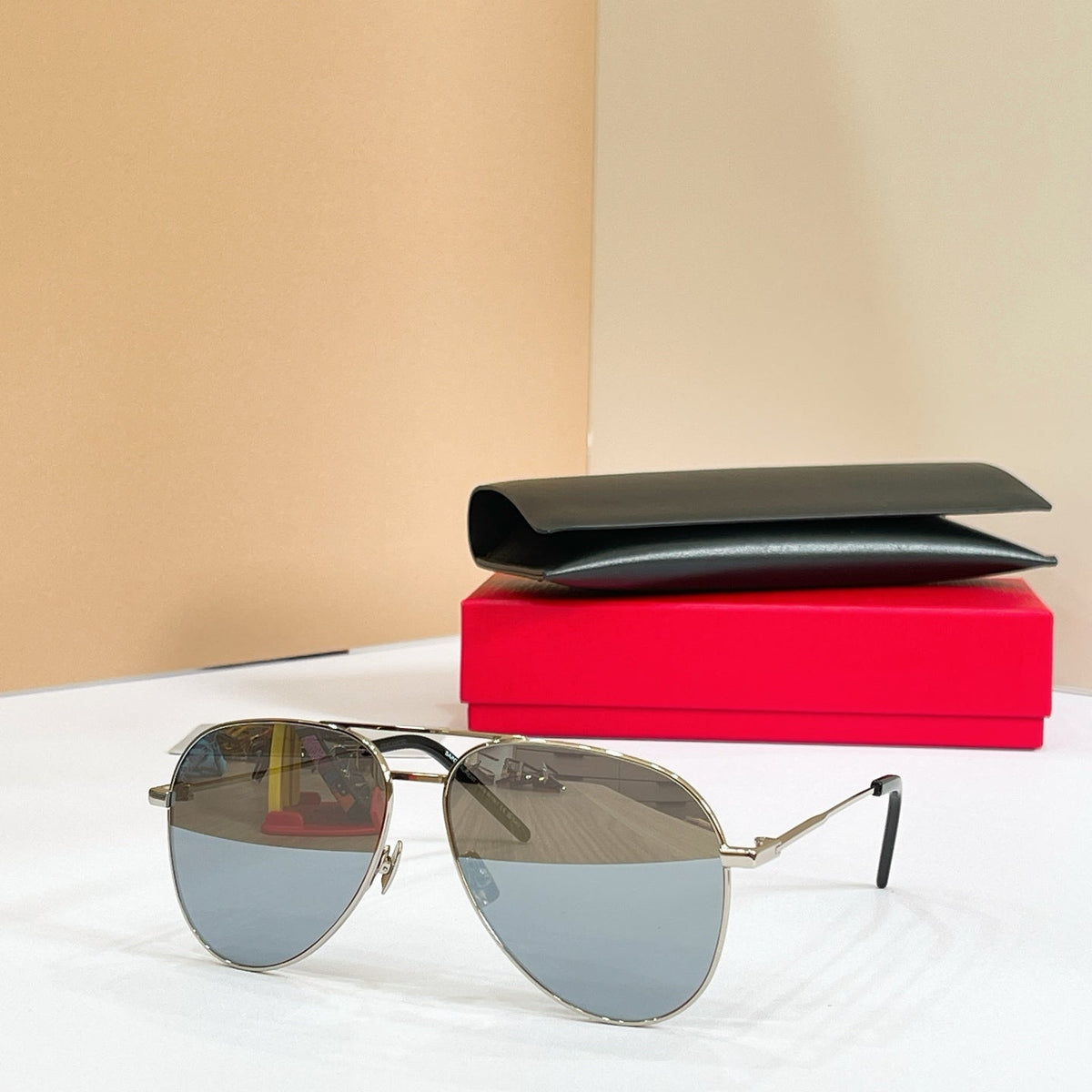 Saint Laurent Classic 11 Sunglasses product image 6, provided for visual reference and product detail review