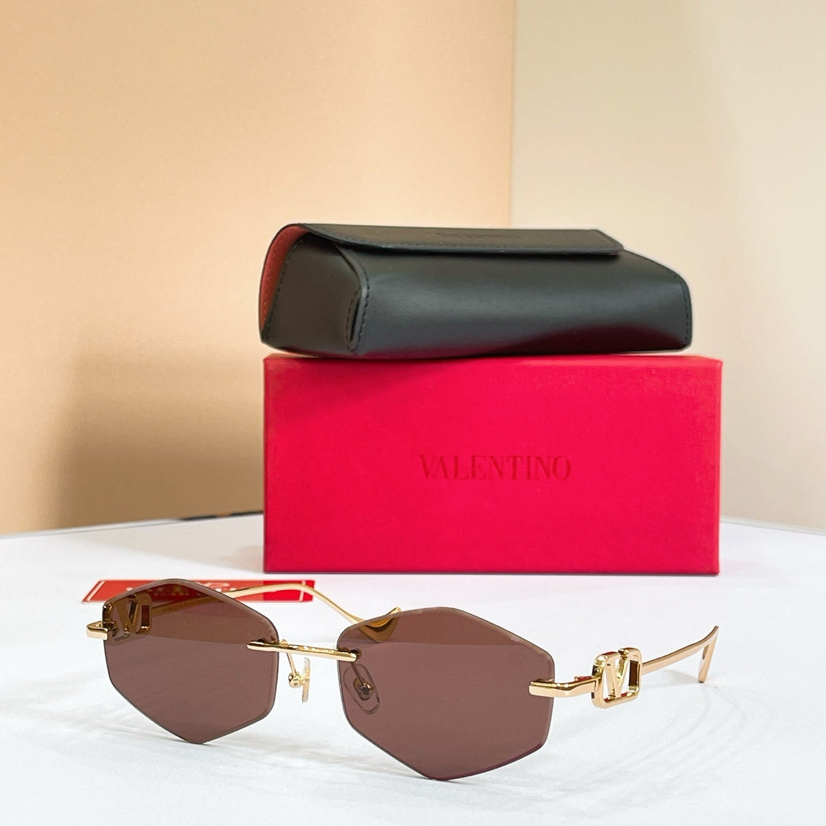 Valentino VLS-187 Sunglasses product image 3, provided for visual reference and product detail review
