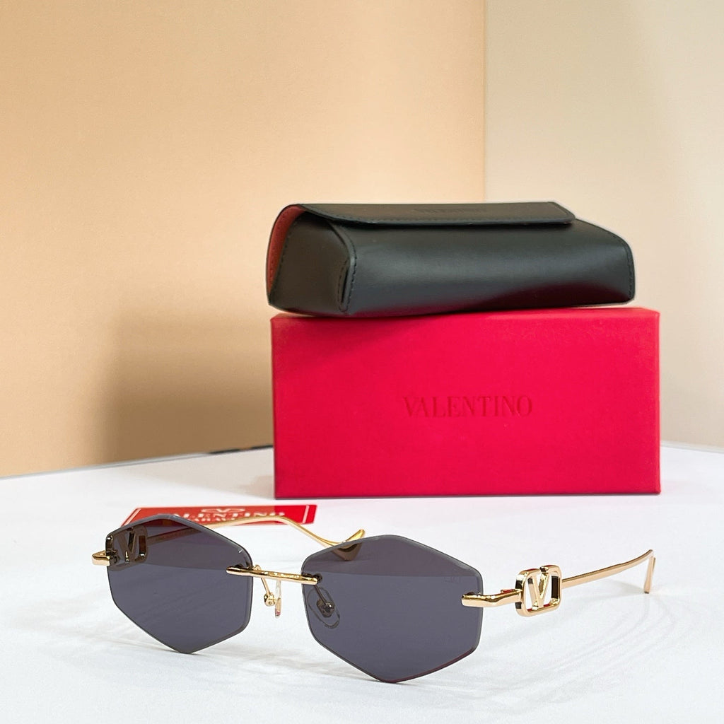 Valentino VLS-187 Sunglasses product image 7, provided for visual reference and product detail review