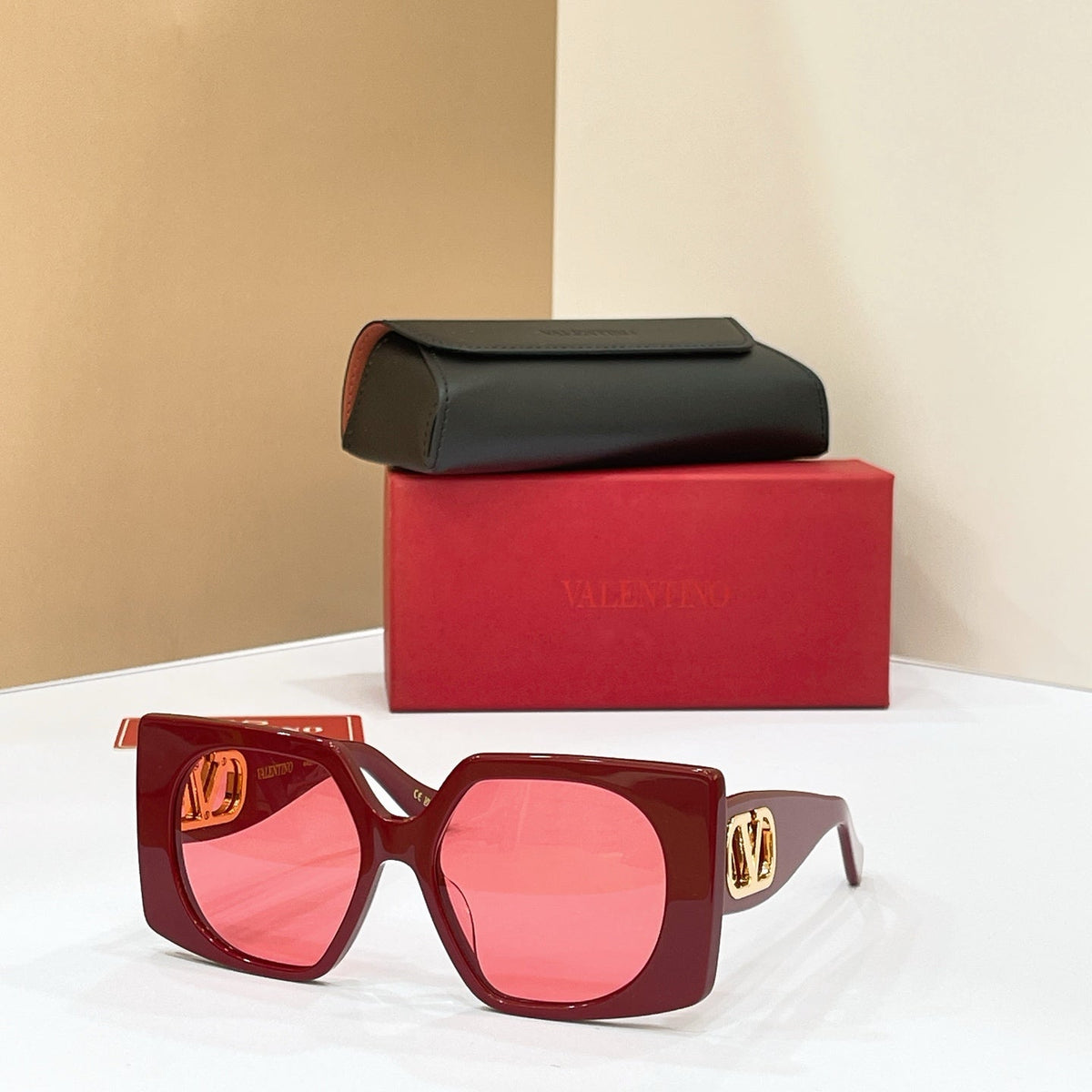 Valentino VG0002S Sunglasses product image 1, provided for visual reference and product detail review