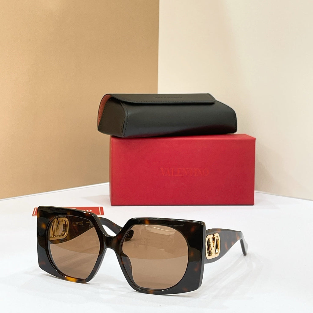 Valentino VG0002S Sunglasses product image 2, provided for visual reference and product detail review