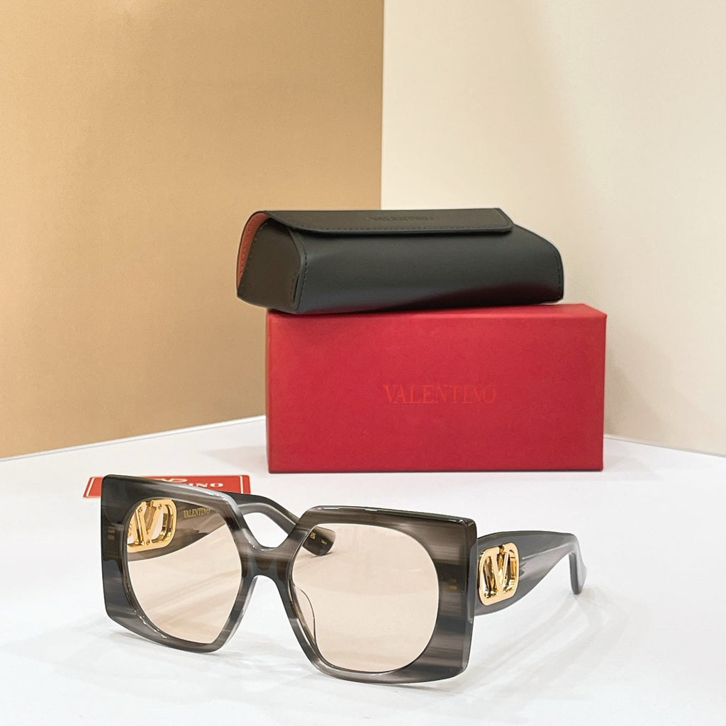 Valentino VG0002S Sunglasses product image 3, provided for visual reference and product detail review