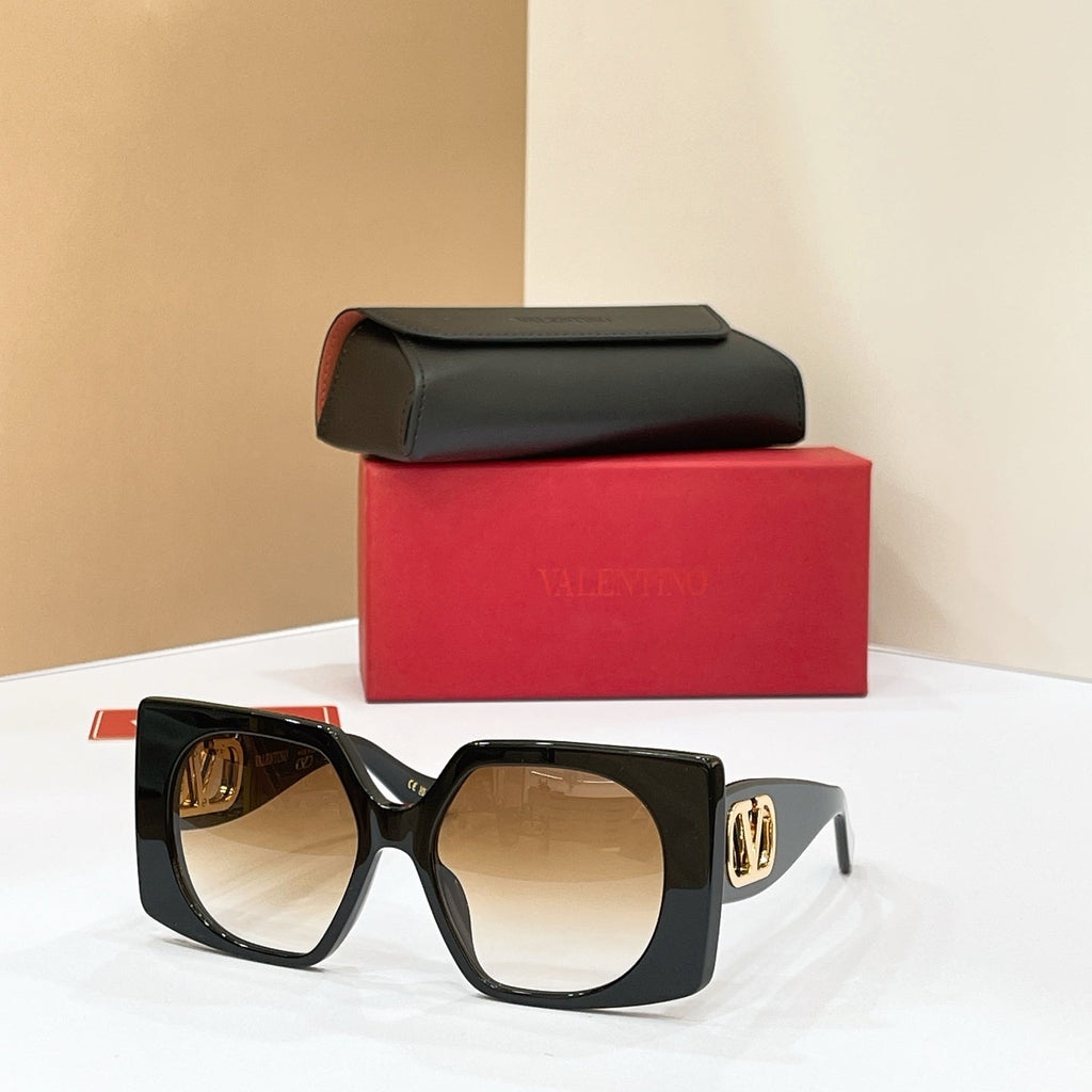 Valentino VG0002S Sunglasses product image 5, provided for visual reference and product detail review