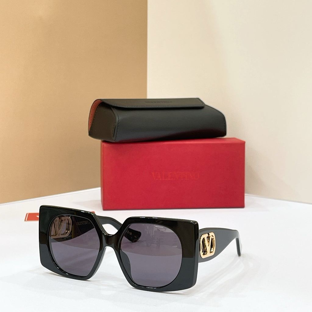Valentino VG0002S Sunglasses product image 7, provided for visual reference and product detail review