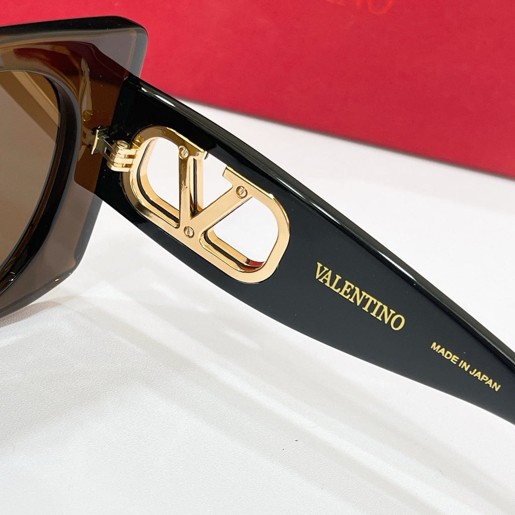 Valentino VG0002S Sunglasses product image 9, provided for visual reference and product detail review