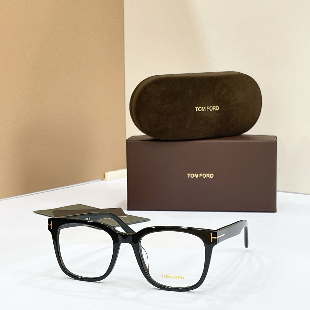 Tom Ford FT1240 Sunglasses product image 5, provided for visual reference and product detail review