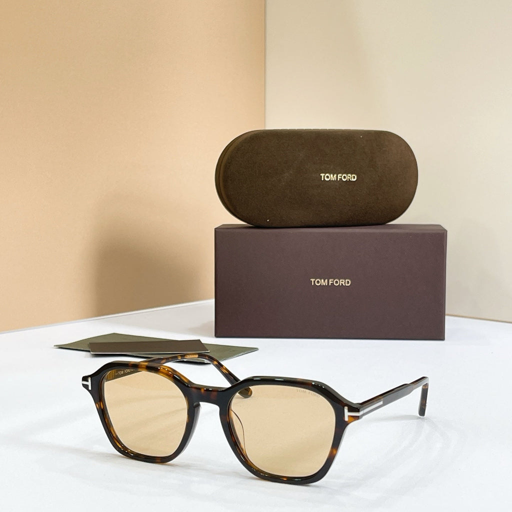 Tom Ford TF6101-D-B Sunglasses product image 4, provided for visual reference and product detail review