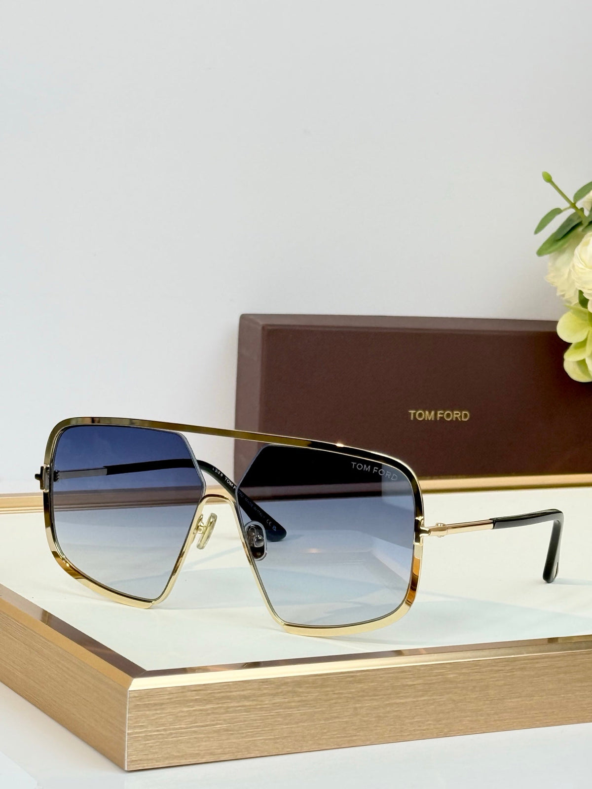 Tom Ford Warren-02 (TF867) Sunglasses product image 2, provided for visual reference and product detail review