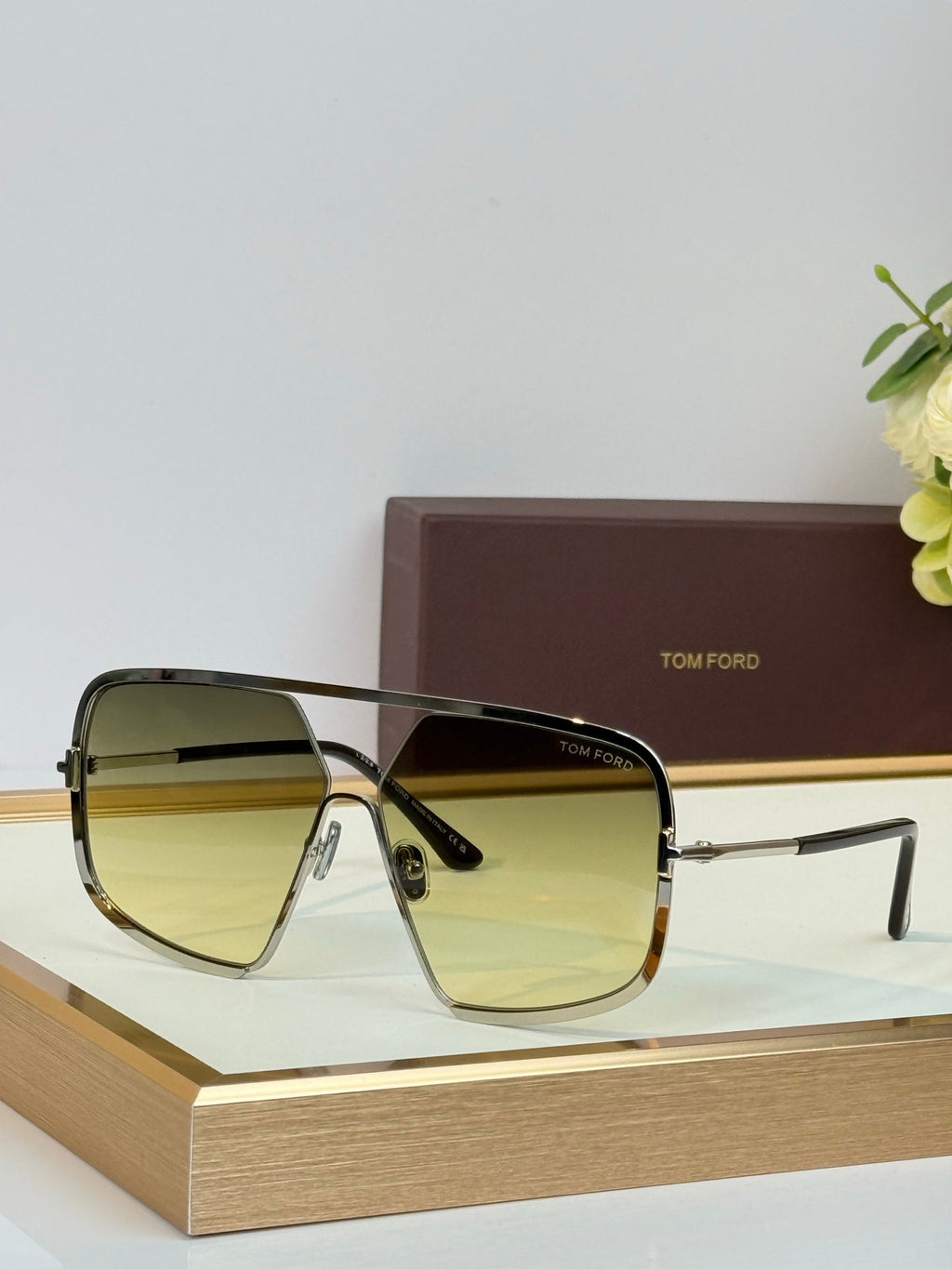 Tom Ford Warren-02 (TF867) Sunglasses product image 3, provided for visual reference and product detail review