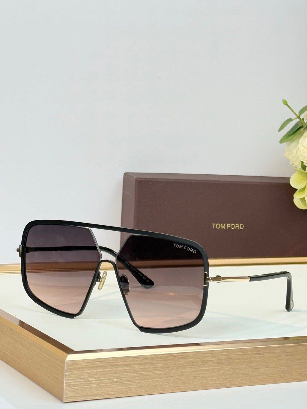 Tom Ford Warren-02 (TF867) Sunglasses product image 4, provided for visual reference and product detail review