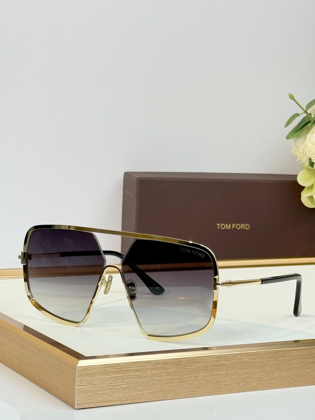 Tom Ford Warren-02 (TF867) Sunglasses product image 7, provided for visual reference and product detail review