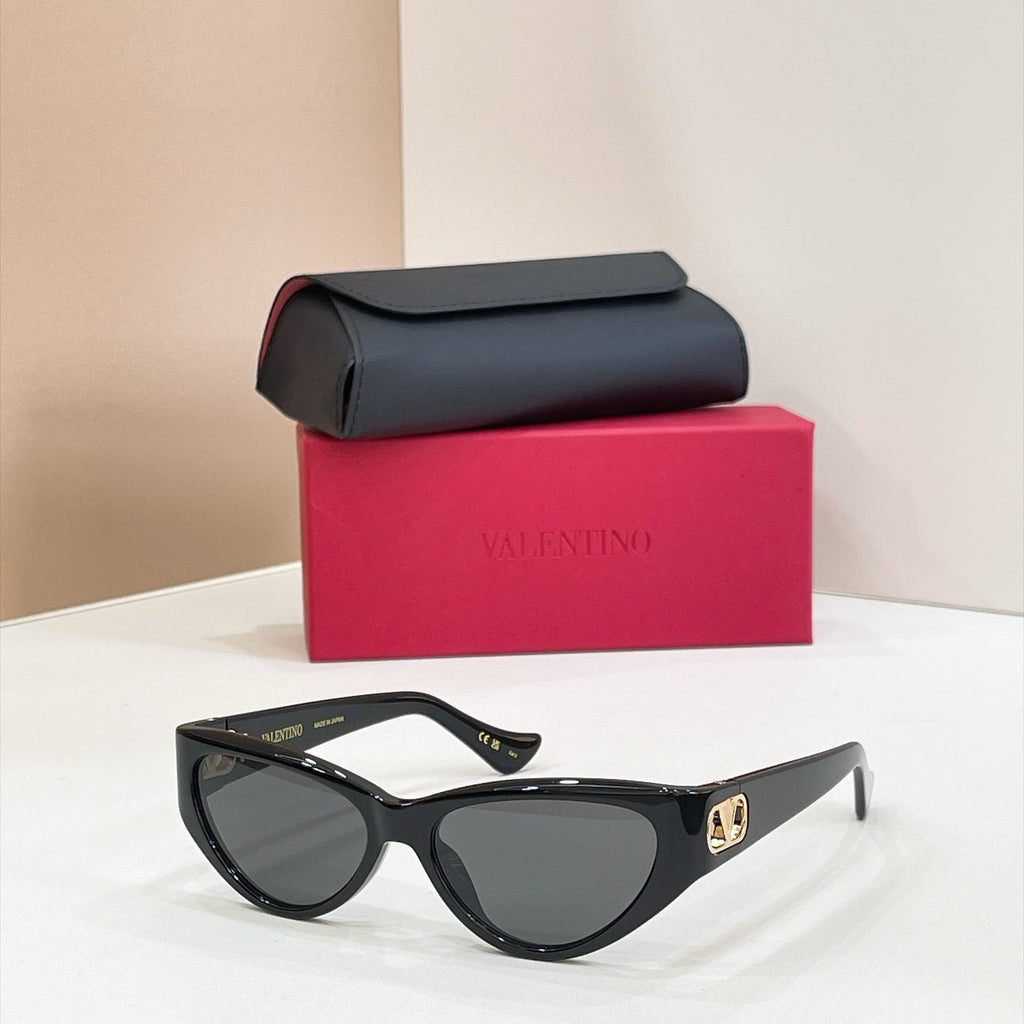 Valentino VG0014S Sunglasses product image 1, provided for visual reference and product detail review
