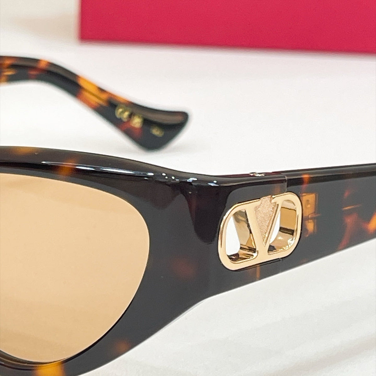 Valentino VG0014S Sunglasses product image 8, provided for visual reference and product detail review
