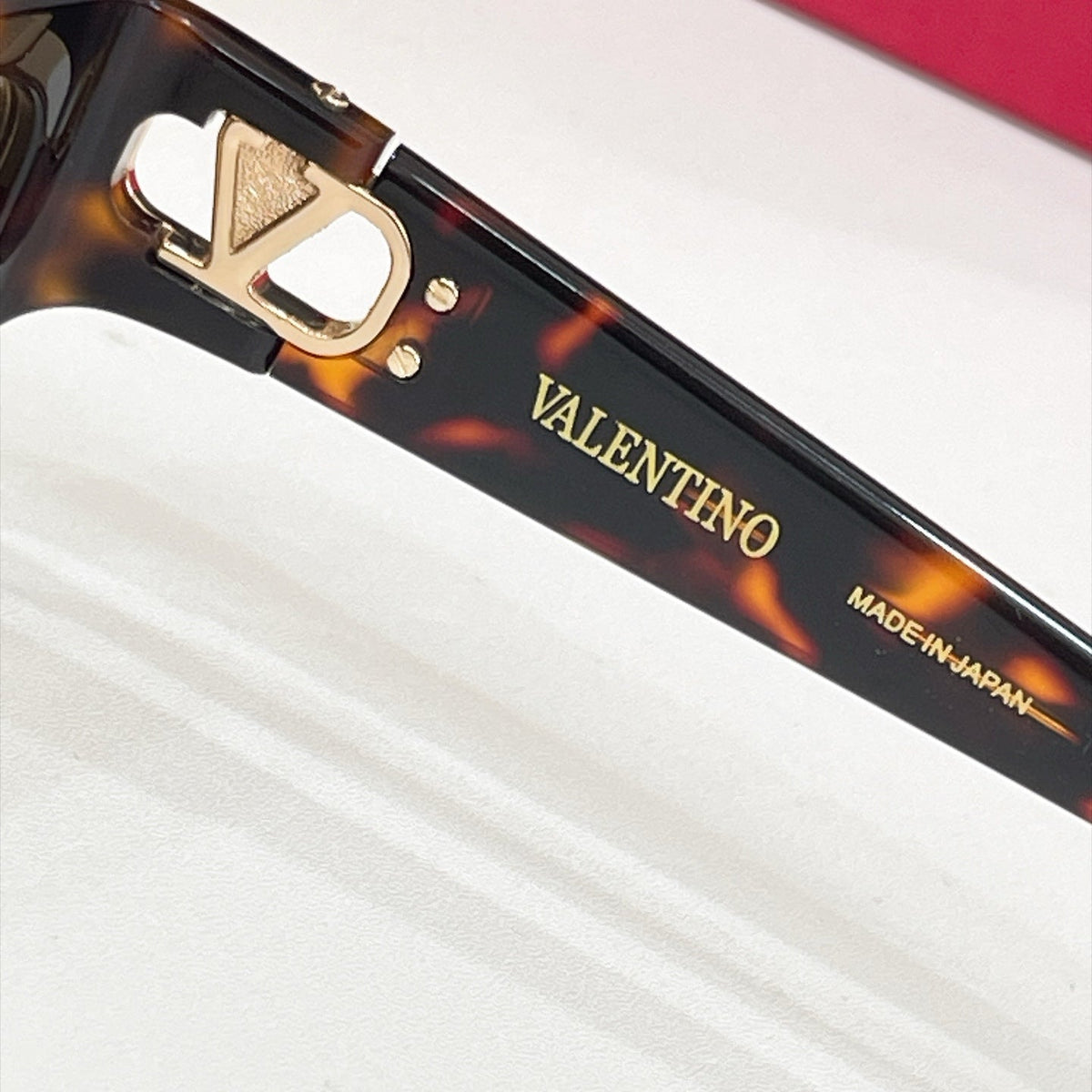 Valentino VG0014S Sunglasses product image 9, provided for visual reference and product detail review