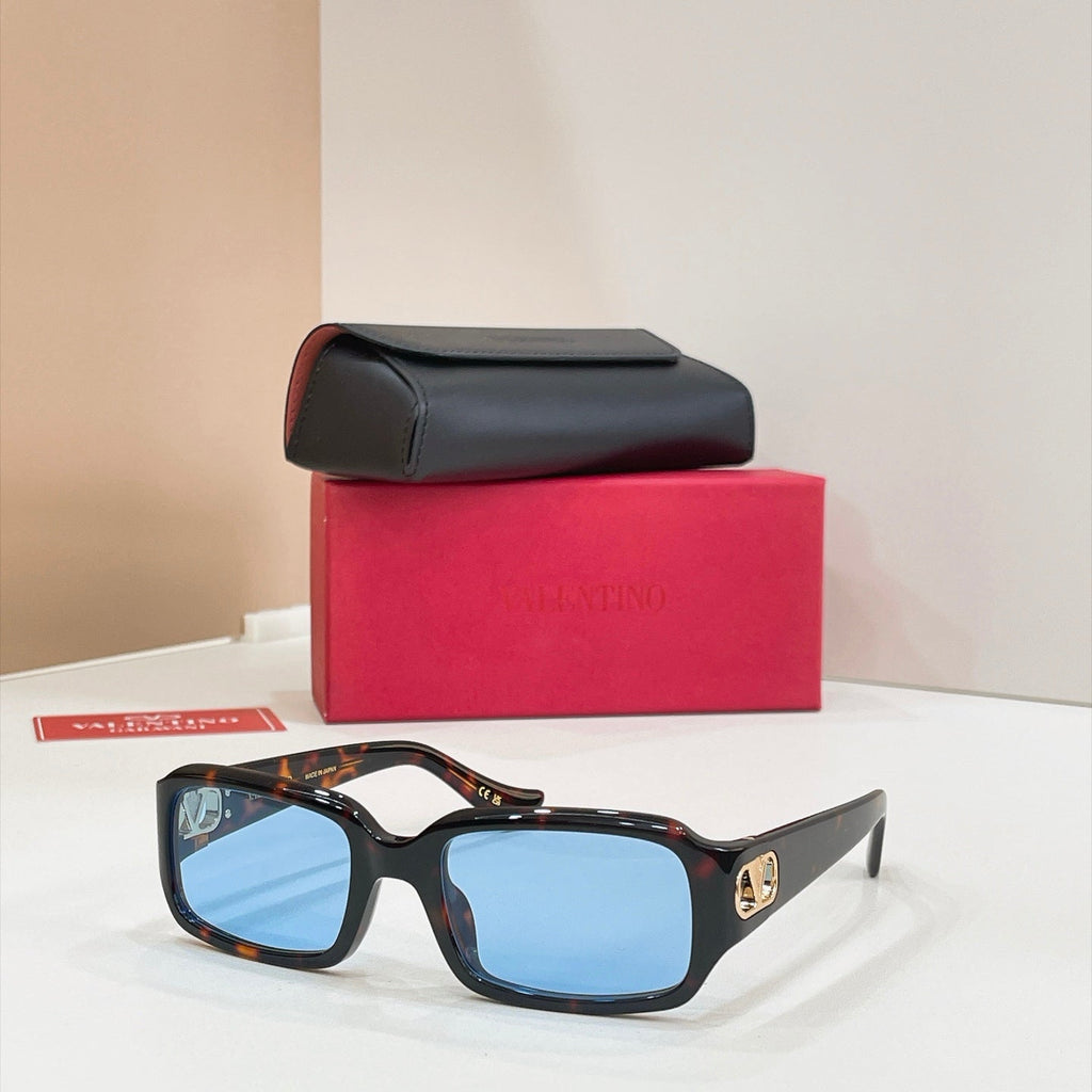 Valentino VG0016S Sunglasses product image 2, provided for visual reference and product detail review