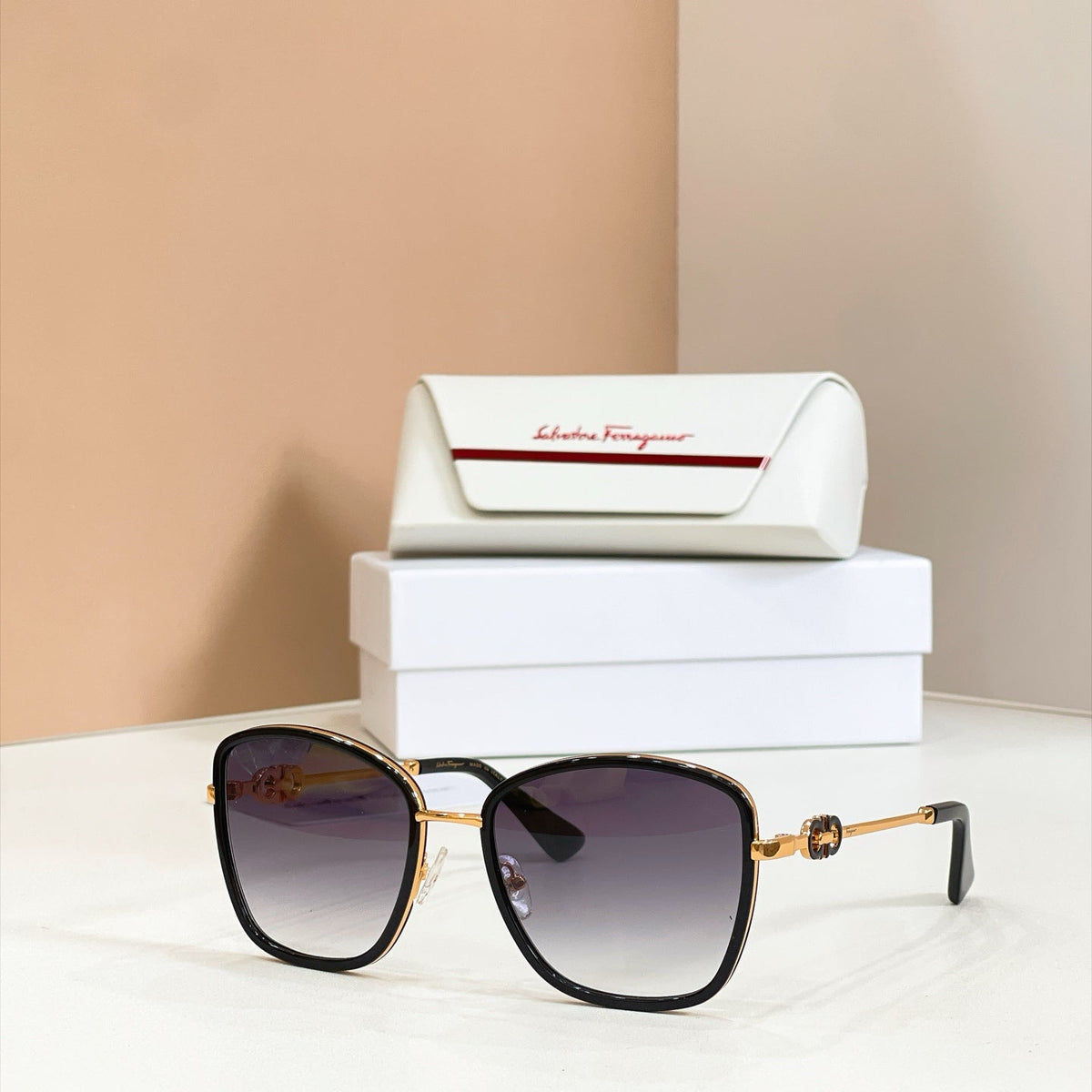 Salvatore Ferragamo SF1470L Sunglasses product image 2, provided for visual reference and product detail review