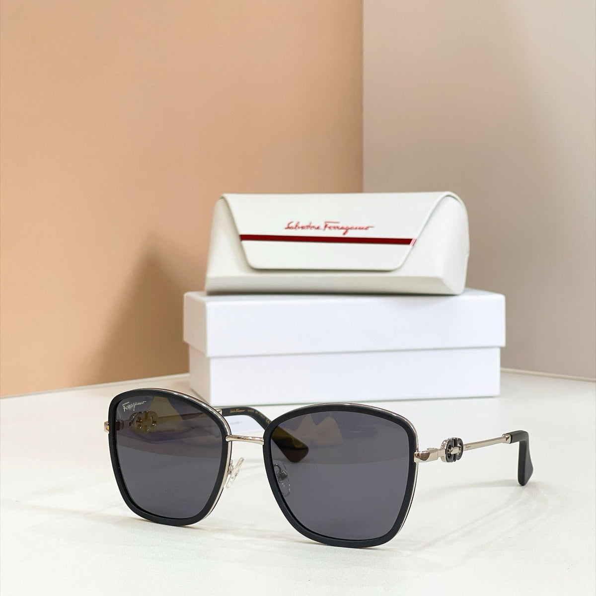 Salvatore Ferragamo SF1470L Sunglasses product image 3, provided for visual reference and product detail review
