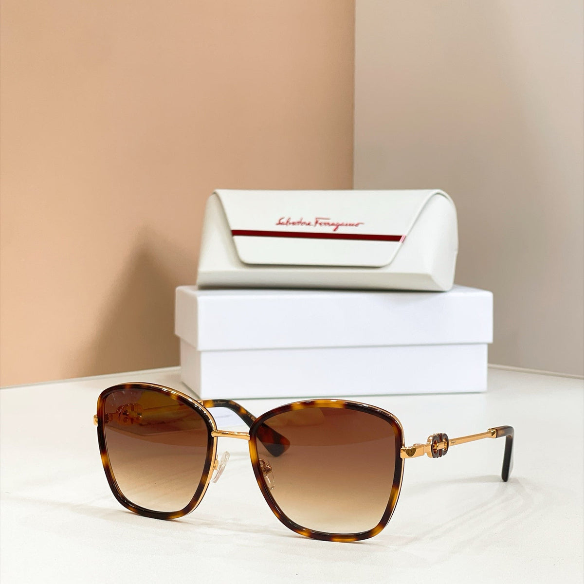Salvatore Ferragamo SF1470L Sunglasses product image 4, provided for visual reference and product detail review