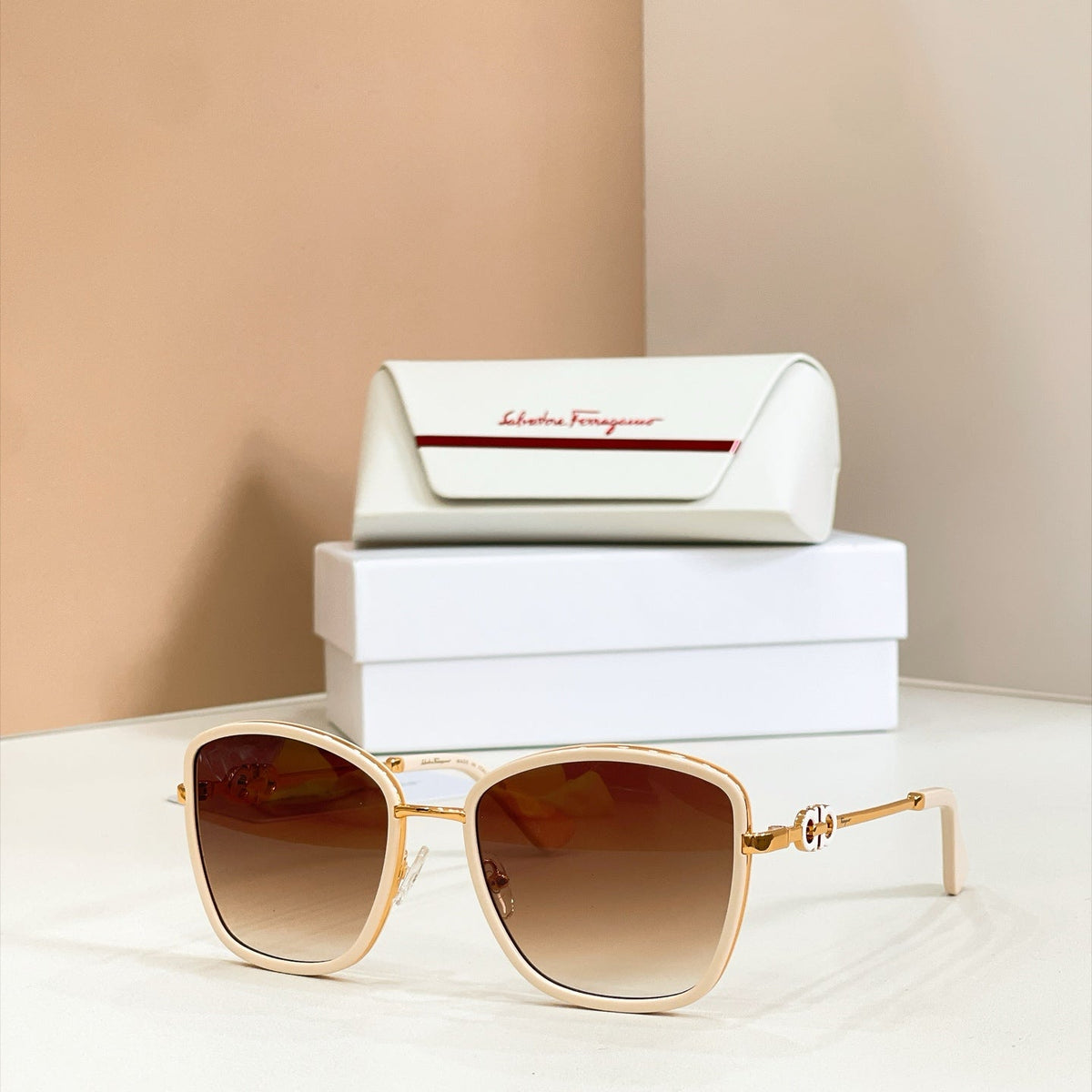 Salvatore Ferragamo SF1470L Sunglasses product image 6, provided for visual reference and product detail review